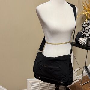 Banana Republic Black Crossbody Messenger Bag pre-owned.